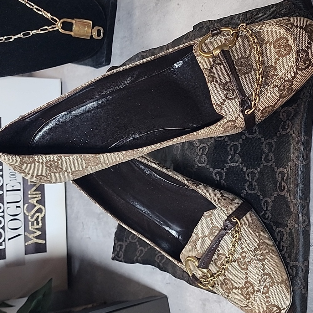 Gucci Closed Toed Heels - Picture 2 of 14